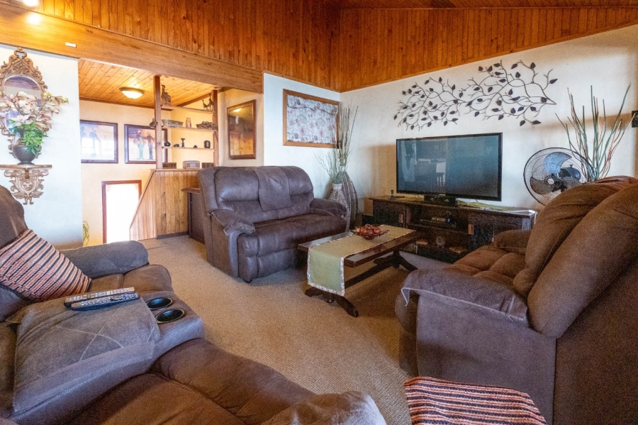 To Let 4 Bedroom Property for Rent in Herolds Bay Western Cape